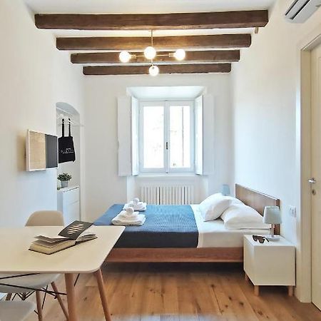 Milano Navigli Apartment - Via Vigevano Luaran gambar