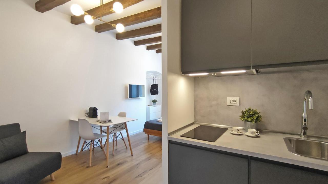 Milano Navigli Apartment - Via Vigevano Luaran gambar